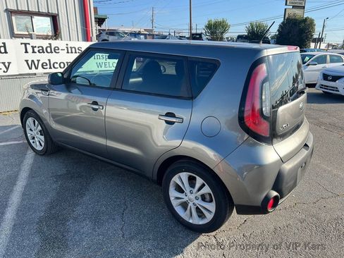 Used 2015 Kia Soul + image 6