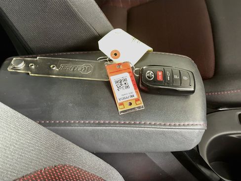 Used 2025 Toyota Corolla SE FWD image 33