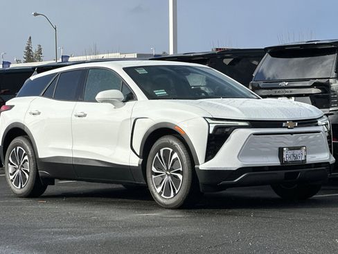 Used 2026 Chevrolet Blazer EV LT image 2