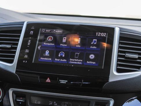 Used 2018 Honda Pilot Touring image 13