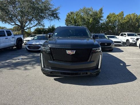 Used 2023 Cadillac Escalade Sport image 3