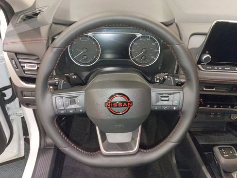 Used 2026 Nissan Rogue SV AWD/4WD image 10
