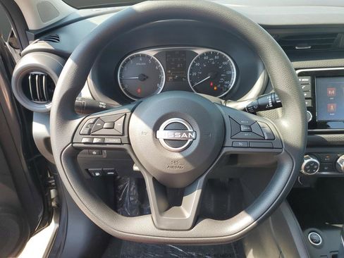 New 2025 Nissan Kicks Play S image 13