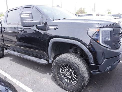 Used 2023 GMC Sierra 1500 Elevation image 3