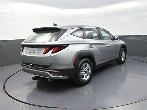 New 2026 Hyundai Tucson SE image 8