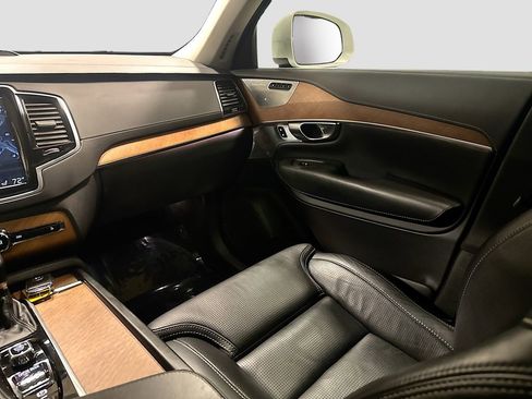 Used 2019 Volvo XC90 T6 Inscription image 28