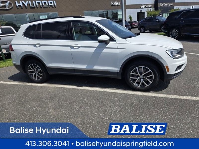 Used 2020 Volkswagen Tiguan SE w/ 3rd Row Seat Package image 1