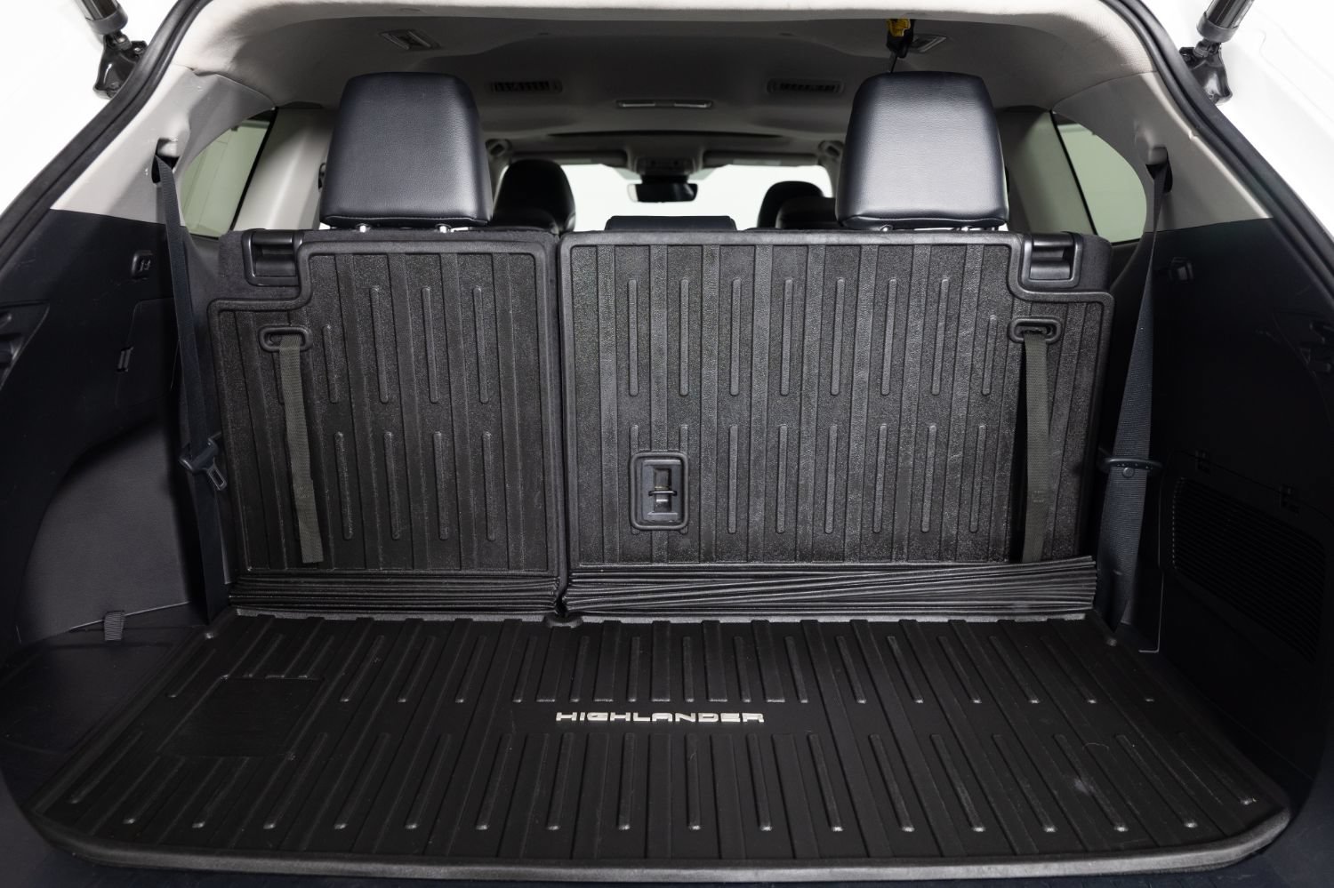 Used 2022 Toyota Highlander XLE FWD image 20