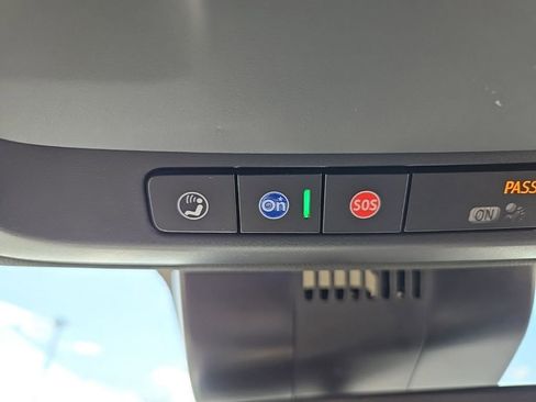 Used 2025 GMC Yukon XL Denali AWD/4WD image 43