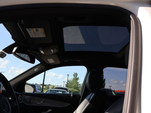 Used 2019 Mercedes-Benz GLC 300 4MATIC image 17