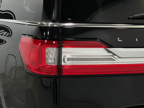 Used 2020 Lincoln Navigator Reserve w/ Luxury Package image 37