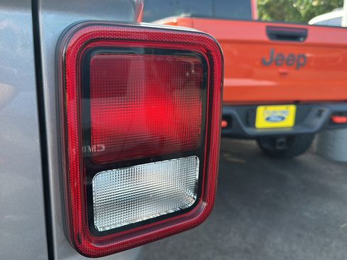Used 2021 Jeep Gladiator Rubicon AWD/4WD image 33