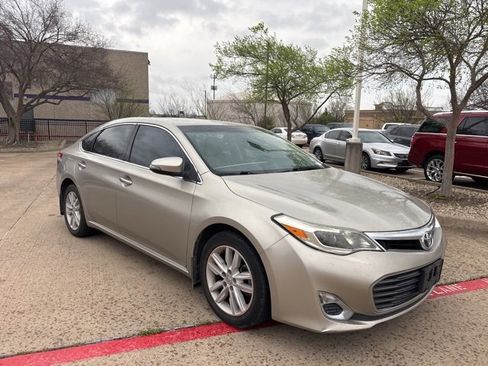 Used 2013 Toyota Avalon XLE Premium image 3