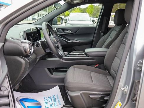 Certified 2025 Chevrolet Equinox LT FWD image 8