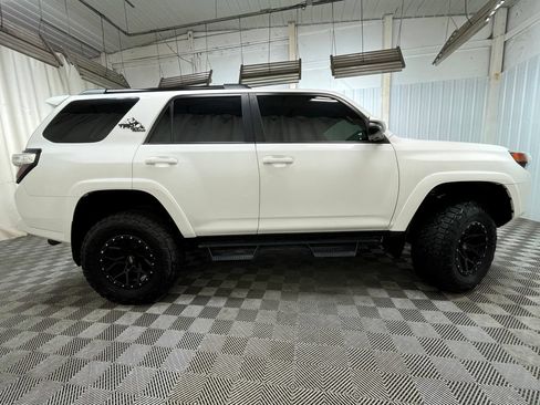 Used 2022 Toyota 4Runner TRD Off-Road Premium w/ Moonroof Package AWD/4WD image 24