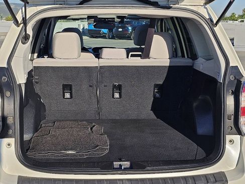 Used 2018 Subaru Forester 2.5i Premium image 11