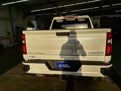 Used 2022 Chevrolet Silverado 3500 High Country w/ Safety Package II AWD/4WD image 9