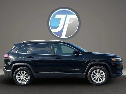Used 2019 Jeep Cherokee Latitude w/ Cold Weather Group AWD/4WD image 7