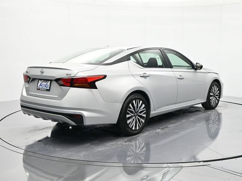 Certified 2024 Nissan Sentra SV FWD image 5