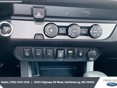 Used 2019 Toyota Tacoma TRD Sport w/ Technology Package image 23