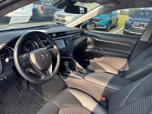 Used 2020 Toyota Camry SE FWD image 10