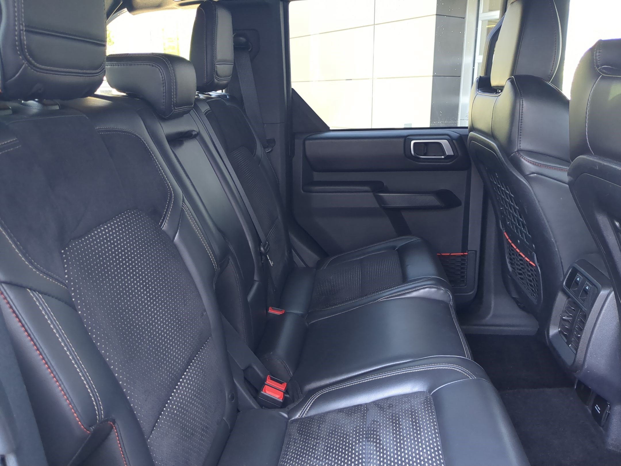Used 2025 Ford Bronco Raptor w/ Interior Carbon Fiber Pack AWD/4WD image 30
