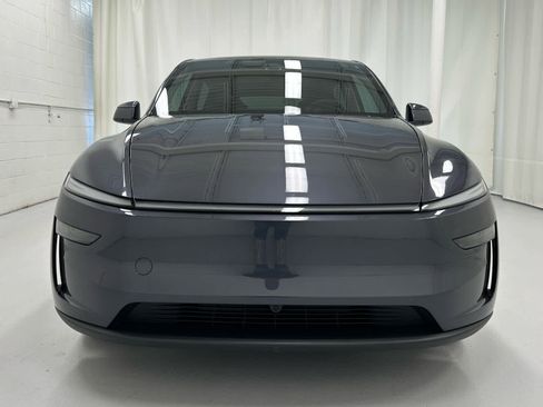 Used 2026 Tesla Model Y Long Range image 5