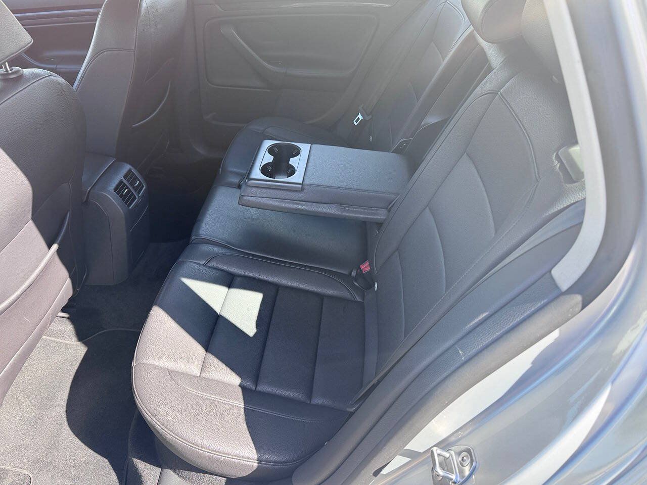 Used 2012 Volkswagen Jetta TDI FWD image 5