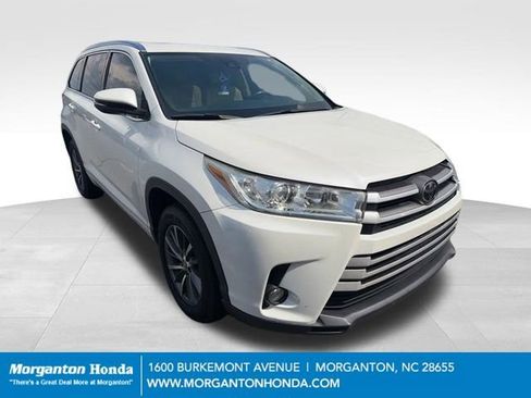 Used 2018 Toyota Highlander XLE FWD image 1