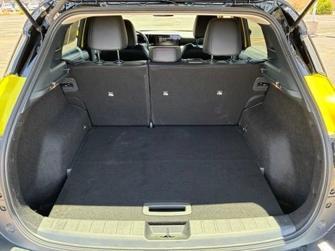 Certified 2025 Nissan Kicks SR FWD image 19
