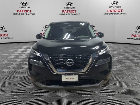 Used 2023 Nissan Rogue SV image 3