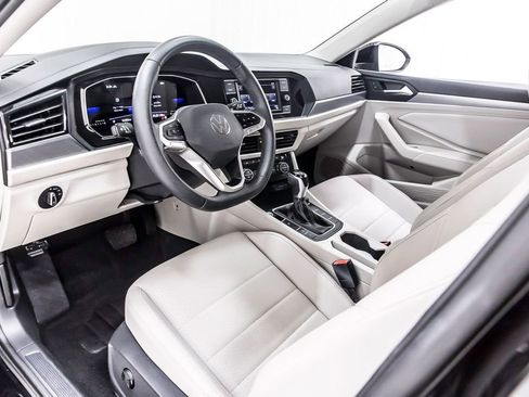 Used 2023 Volkswagen Jetta SE image 26