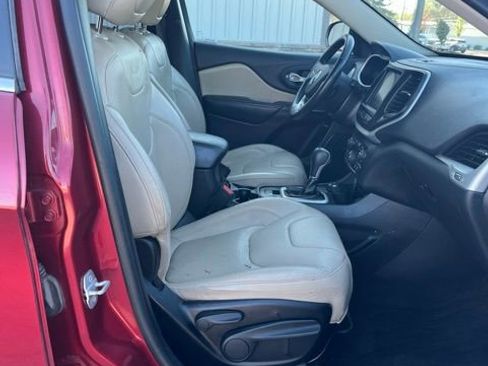 Used 2016 Jeep Cherokee Limited w/ Luxury Group AWD/4WD image 37