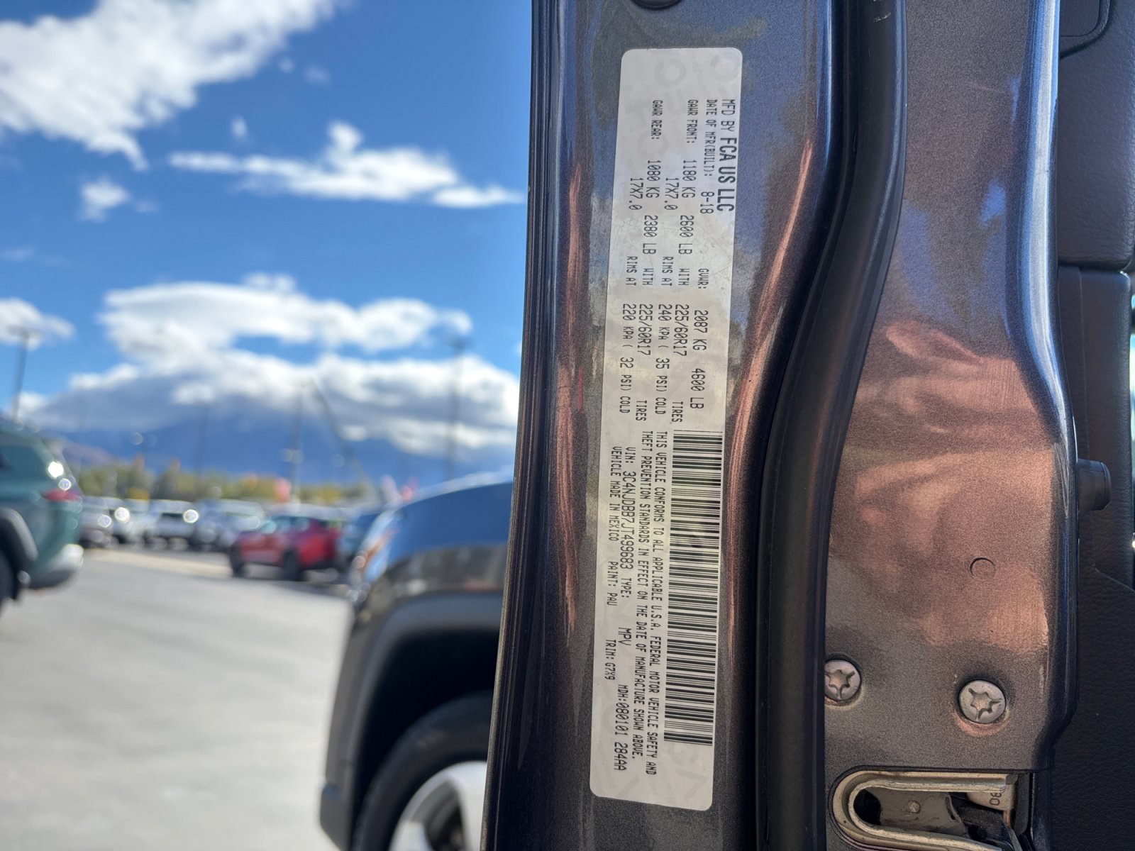 Used 2018 Jeep Compass Latitude AWD/4WD image 32