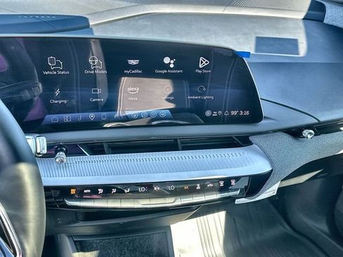 New 2025 Cadillac Optiq Luxury 1 image 11