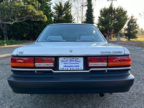 Used 1991 Toyota Camry Deluxe image 18
