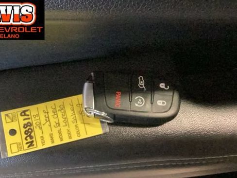 Used 2018 Jeep Grand Cherokee Laredo AWD/4WD image 13