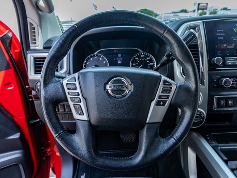 Used 2020 Nissan Titan SV w/ SV Convenience Package AWD/4WD image 18