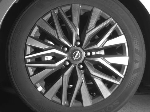 Used 2025 Nissan Altima 2.5 SV image 12