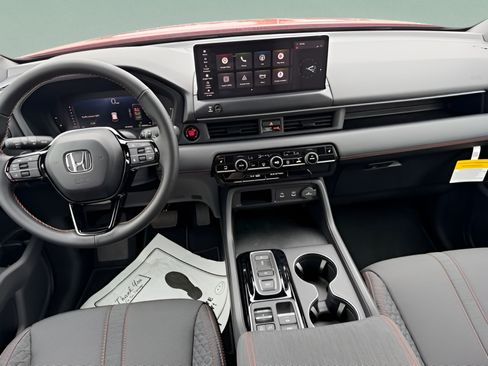 Used 2026 Honda Pilot Sport image 9