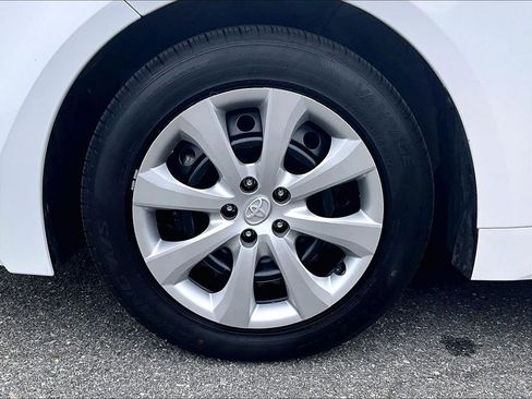 Used 2025 Toyota Corolla LE FWD image 7