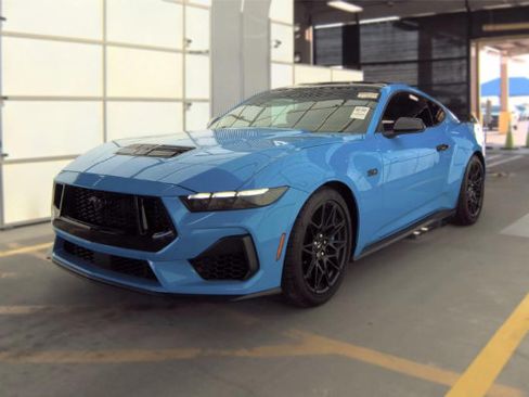 Used 2024 Ford Mustang GT Premium w/ GT Performance Package RWD image 3