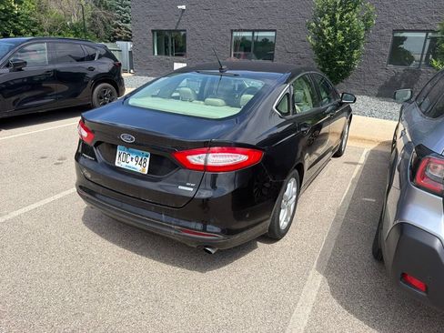 Used 2014 Ford Fusion SE w/ Equipment Group 202A FWD image 4
