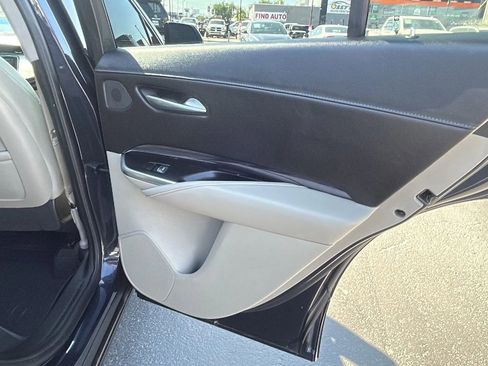 Used 2022 Cadillac XT4 Luxury w/ Cold Weather Package image 14