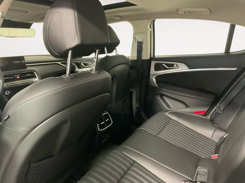 Used 2026 Genesis G70 2.5T Prestige image 12