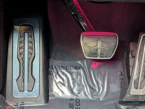 Used 2023 BMW 740i image 27