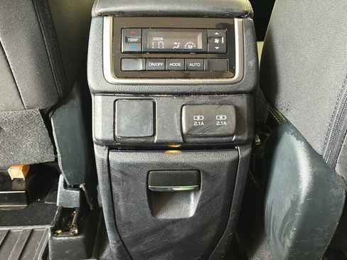 Used 2021 Subaru Ascent Premium w/ Convenience Package AWD/4WD image 25