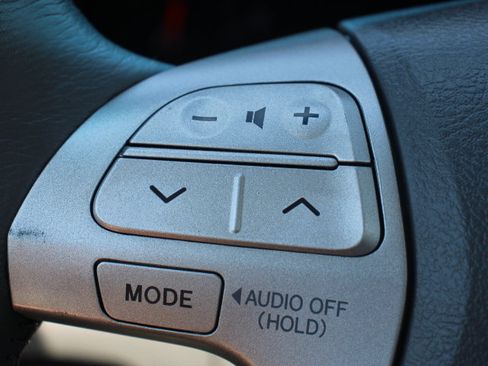 Used 2011 Toyota Camry XLE w/ XLE Extra-Value Pkg #2 FWD image 25