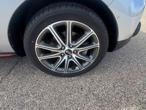 Used 2018 Kia Soul ! FWD image 9