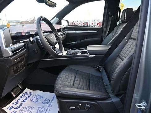 Used 2026 Cadillac Escalade V image 16